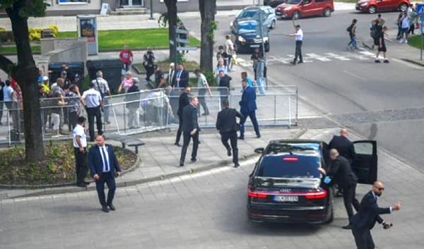 ¡ATENTADO CONTRA EL PRIMER MINISTRO DE ESLOVAQUIA!