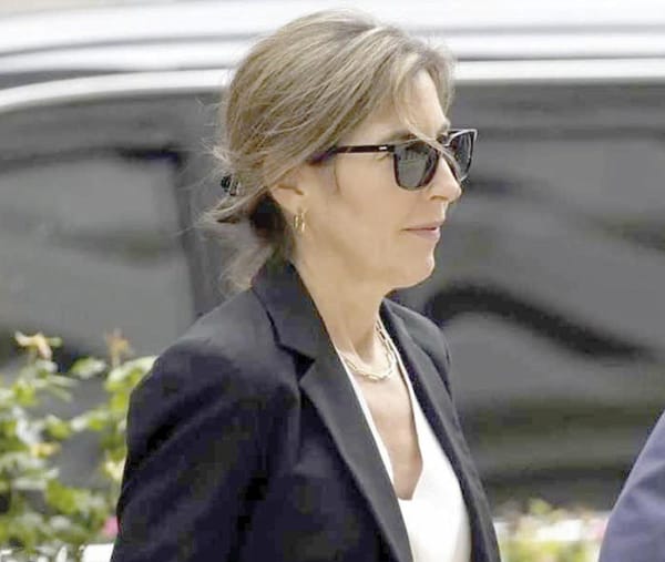 ¡CUÑADA DE HUNTER BIDEN TESTIFICA EN JUICIO POR ARMA DE FUEGO!