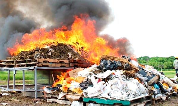 ¡INCINERAN UNA TONELADA DE DROGAS EN LA BASE AERONAVAL!