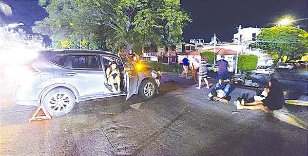 ¡FAMILIA VIAJABA EN UNA MOTO Y TERMINA EN EL HOSPITAL!