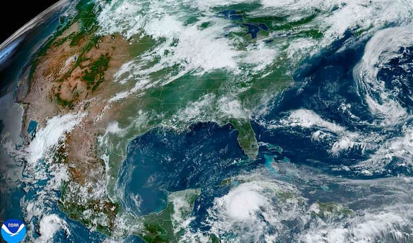 ¡ESTA NOCHE ESTAREMOS EN EL AFELIO! - *“BERYL” VA TENDIDO HACIA LA PENÍNSULA DE YUCATÁN