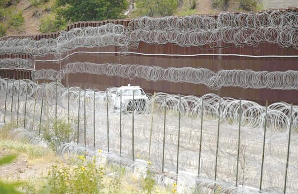 ¡ARRESTOS EN LA FRONTERA SUR DE EU CAEN 33% EN JULIO!