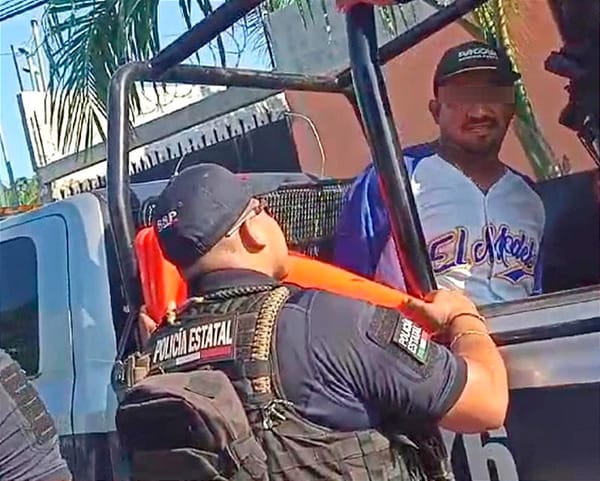 ¡ACUSAN AL COMANDANTE “EL PERRI” DE ABUSOS A CIUDADANOS EN CARDEL!