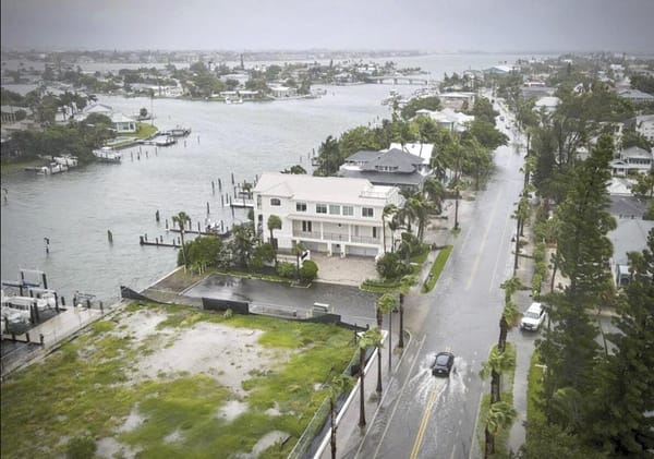 ¡HURACÁN DEBBY TOCA TIERRA EN FLORIDA Y AMENAZA CON INUNDACIONES CATASTRÓFICAS!