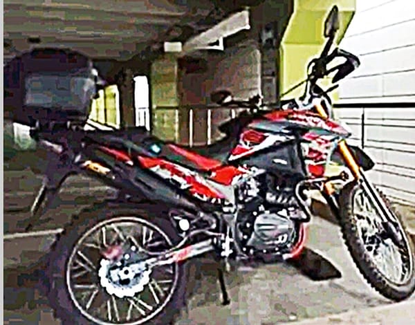 ¡ROBAN “CABALLO DE ACERO” EN PLAZA EL DORADO!