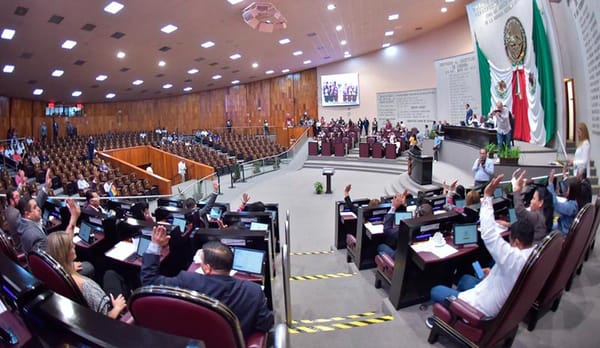 ¡SACAN LISTA DE PLURIS! - *POR LA CURUL