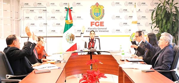 ¡REVISAN CON LUPA DESEMPEÑO DE FUNCIONARIOS DE LA FGE!