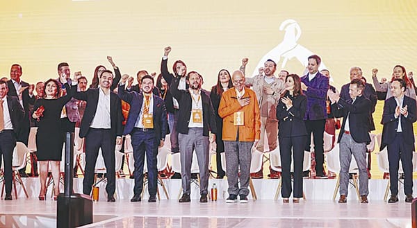 ¡DEJA DIRIGENCIA DE MC! - * Máynez se queda en su lugar