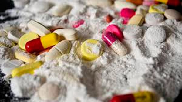 TIPS PARA MEJORAR LA CALIDAD DE VIDA | LAS DROGAS SEGUNDA PARTE - Las drogas pueden clasificarse en estimulantes, (por ejemplo, cocaína, y anfetaminas), con efectos combinados euforizantes (como morfina, heroína y marihuana)...