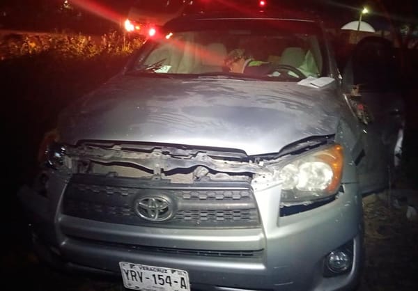 ¡CONDUCTOR BORRACHÍN ACABA VOLCADO EN LA CARRETERA!