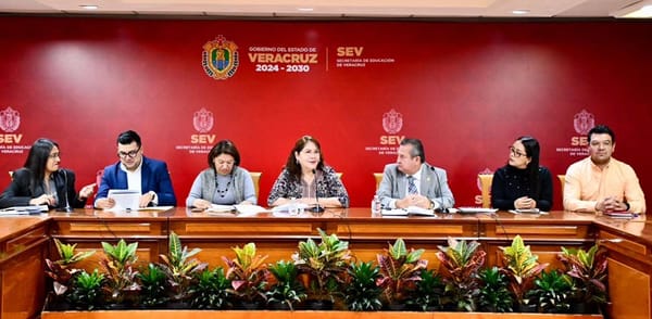 ¡CESAN A LA OFICIAL MAYOR DE LA SEV! - *Órdenes de la maestra Claudia Tello