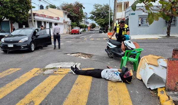 ¡POR ESQUIVAR BACHE ARROLLÓ A MOTOCICLISTA!