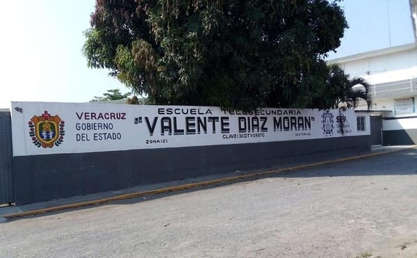 ¡ESTUDIANTE AMENAZA CON MATAR A SUS COMPAÑEROS!