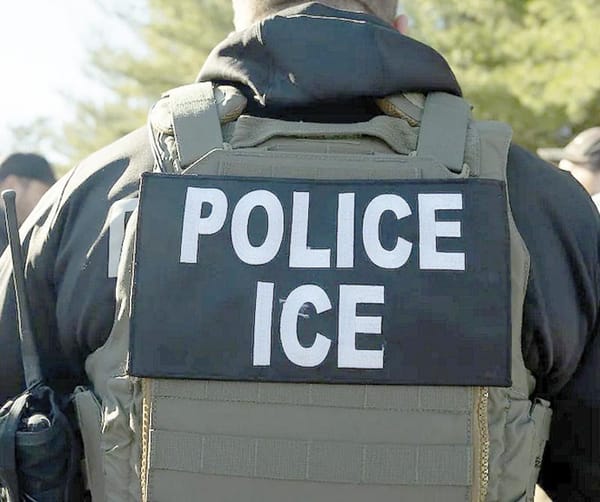 ¡REASIGNAN A FUNCIONARIO DEL ICE!