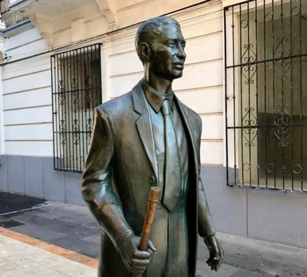 ¡VANDALIZAN A BENNY MORÉ!