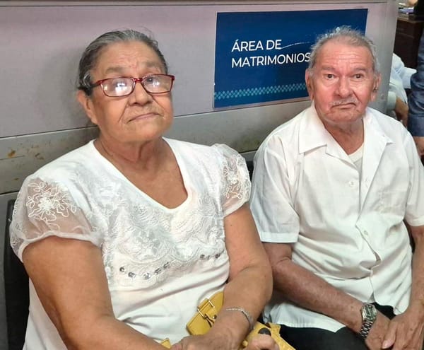 ¡ELVIRA Y ELIGIO QUIEREN IR A CANCÚN!