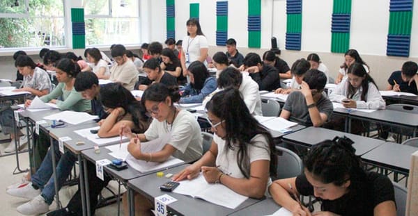 ¡SACAN LA CONVOCATORIA! - *Hay 20 mil 433 lugares y 819 dirigidos a la población vulnerable * Ofrecen nuevas carreras; ya hay médico cirujano