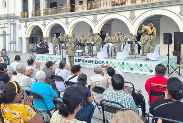 ¡DEFENSA SE FUE A TOCAR AL ZÓCALO!