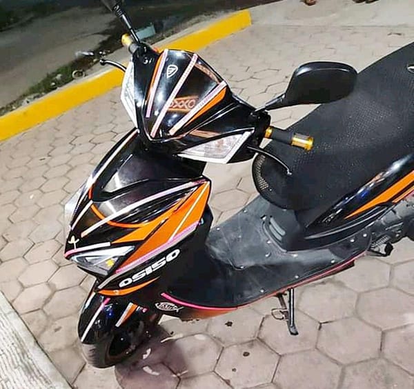 ¡“RATAS” MADRUGADORAS LE ROBAN LA MOTO AL VECINO!