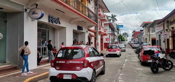 ¡ATRACO DE TRES MILLONES DE PESOS! - COMERCIANTE ABARROTERO HABÍA RETIRADO DE UN BANCO BBVA DE HUATUSCO