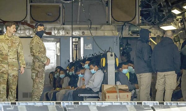 ¡PLANEA TRUMP USAR BASES MILITARES DE EU PARA DETENER A INDOCUMENTADOS!