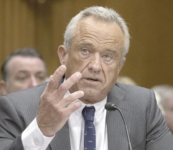 SENADO CONFIRMA A ROBERT F. KENNEDY JR. COMO SECRETARIO DE SALUD DE EU!
