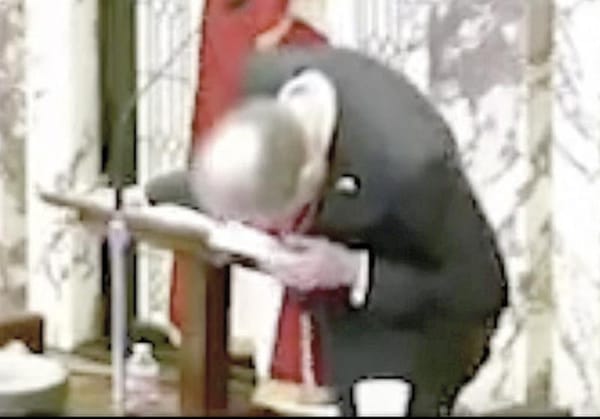 ¡VICE-GOBERNADOR DE MISSISSIPPI SE DESPLOMA FRENTE AL PLENO DEL SENADO!