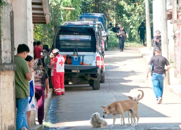 ¡ALBAÑIL QUEMÓ CASA DE SU SUEGRA Y SE AGARRÓ A BALAZOS CON POLICÍAS!