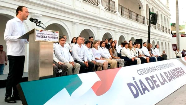 ¡DESFILE DEL DÍA DE LA BANDERA!