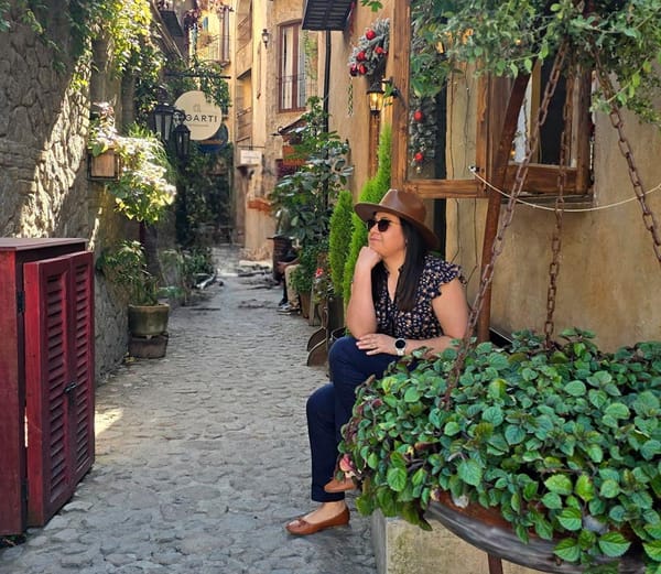 DORA LUZ RIVERA DISFRUTANDO DEL PAISAJE DE VAL´QUIRICO...