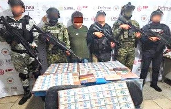 ¡LO DETIENEN CON UN BILLETÓN EN ACULTZINGO!