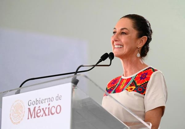 ¡SE FUE CLAUDIA! - Y VOLANDO...