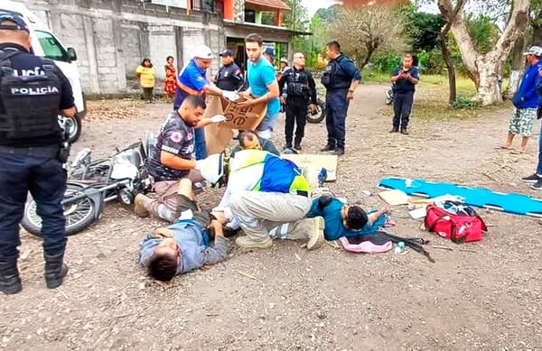 ¡ROBA-MOTOS HERIDOS AL CHOCAR EN LA FUGA!