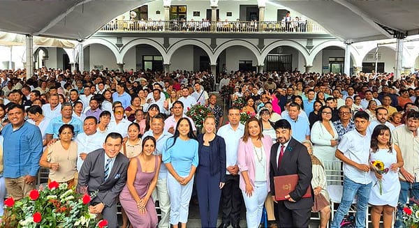 ¡SE CASAN 1,070 PAREJAS! - FELICES POR SIEMPRE