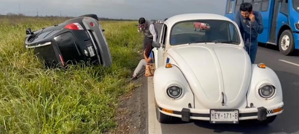 ¡CONDUCTORA QUEDÓ ATRAPA EN CHOQUE CARRETERO!