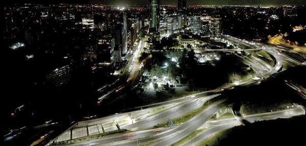 ¡ENCHUFAN EL SERVICIO ELÉCTRICO TRAS EL MEGA-APAGÓN EN CHILE!