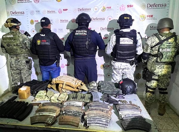 ¡ENCUENTRAN ARMAS EN CASA DE SEGURIDAD!
