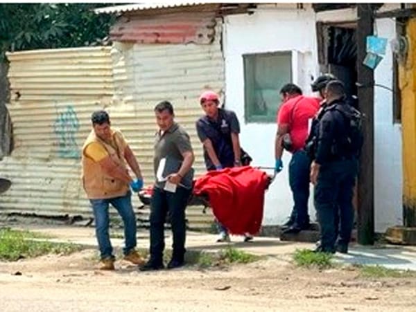 ¡UN MUERTO Y UN HERIDO EN UN ATAQUE ARMADO EN MINATITLÁN!
