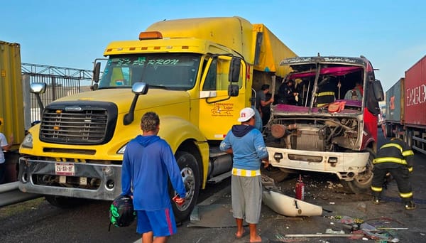 ¡SE “ESFUMÓ” CHOFER QUE ESTRELLÓ CAMIÓN DE PASAJE CONTRA TRÁILER! - YA VAN 30 DÍAS Y NO LO HAN DETENIDO