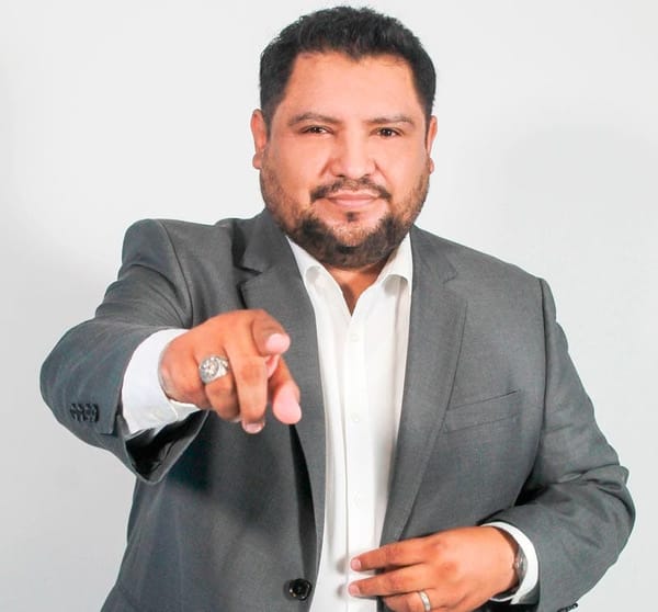 ¡ENCUENTRAN MUERTO A PERIODISTA! - DE ISLA