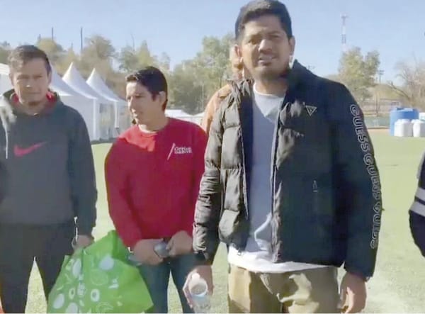 ¡REPATRIADOS AGRADECEN ATENCIÓN EN ALBERGUES Y COMIDA CALIENTITA!