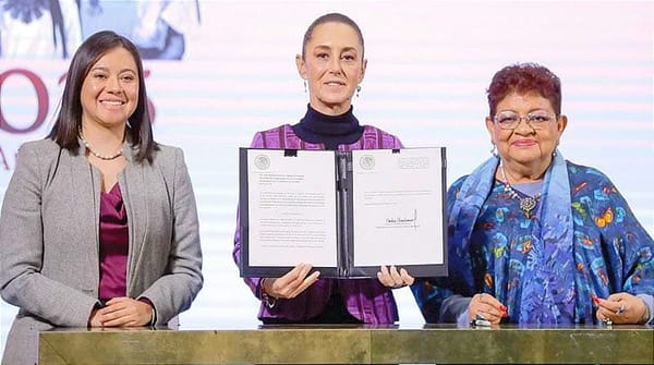 ¡SHEINBAUM ENVÍA REFORMA CONSTITUCIONAL PARA REFORZAR LA SOBERANÍA! - *Propone la adición de dos párrafos al artículo 40 de la Constitución "para que quede establecido que el pueblo de México no aceptará, ningún tipo intervención"