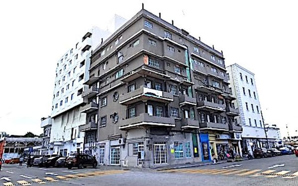 ¡DENUNCIAN A EMPRESARIO!