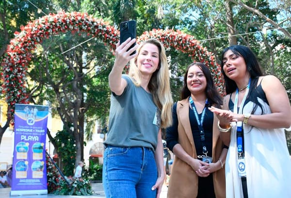¡SE VAN A CANCÚN DE LUNA DE MIEL!