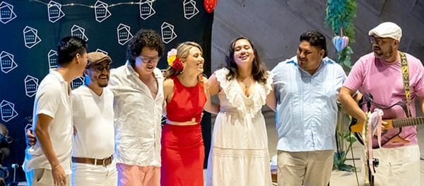 BERENICE GIRÓN SE PRESENTA EN FORO BOCA