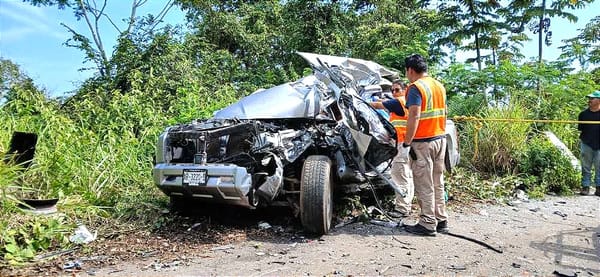 ¡PRENSADO TRAS CHOCAR EN CATEMACO! - CHOFER DE LA LINEA SOTAVENTO