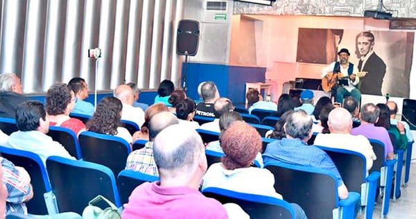 RAYSEL SE PRESENTA EN ´MARTES, TROVADOR DE VERAS´