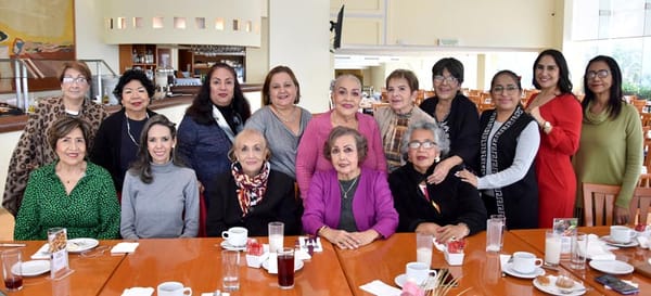 ROSA MARÍA CELEBRA SU CUMPLEAÑOS