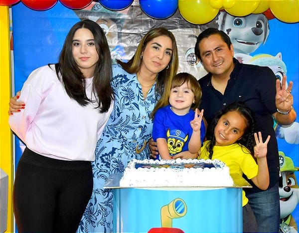 SANTIAGO FESTEJA CON PAW PATROL!