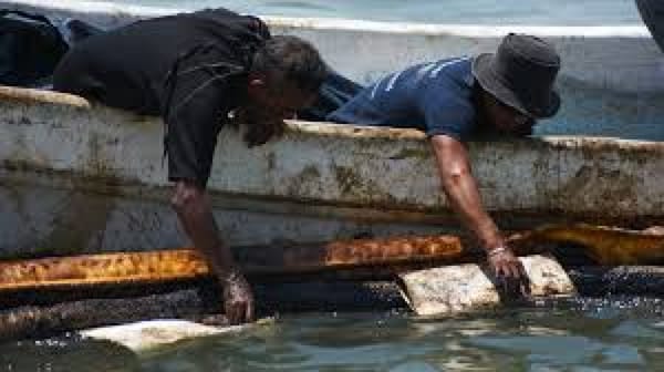 ¡BAJARÁN LOS SUELDOS A LOS DE CONFIANZA DE PEMEX!